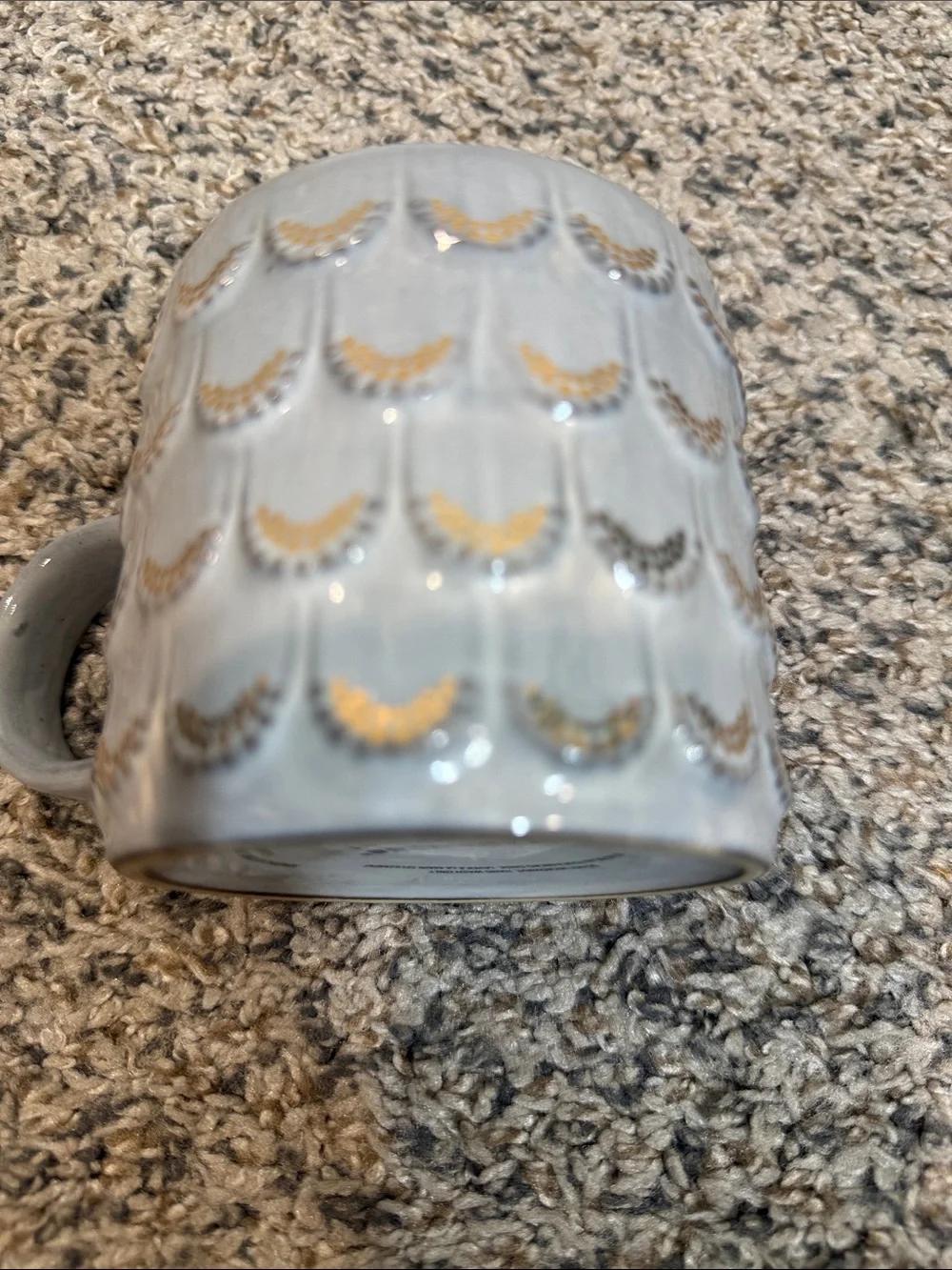 Starbucks 2016 Siren Mermaid Embossed Scales 10 oz. Coffee Mug Cup Gray Gold